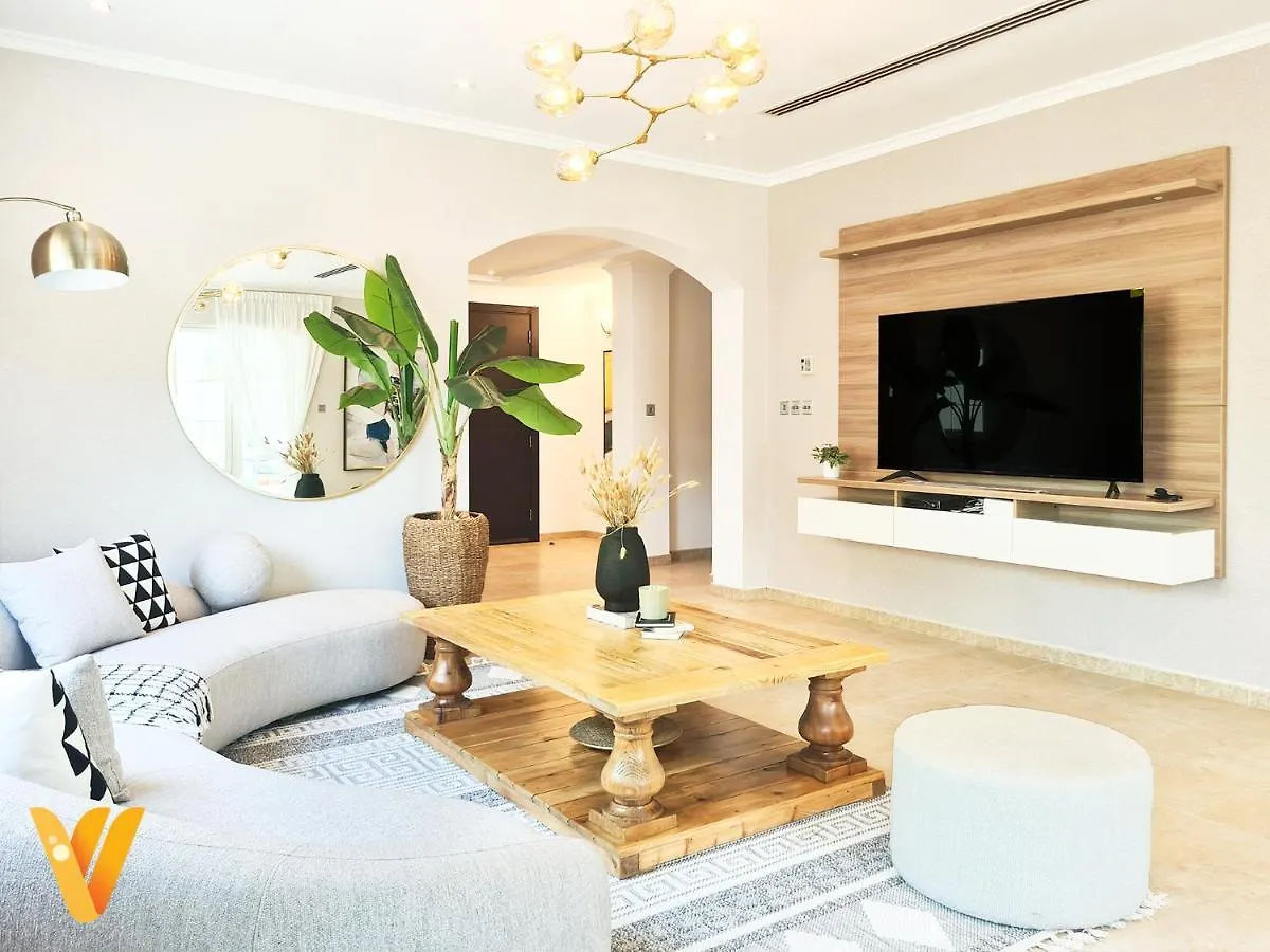 Luxury 3Br Private Villa And Elaborate Gardens contacts